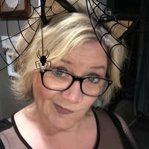 Meet your Posher, Jana